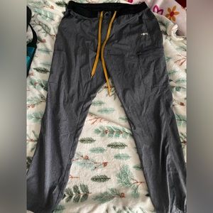 Large men’s carhartt scrub bottoms